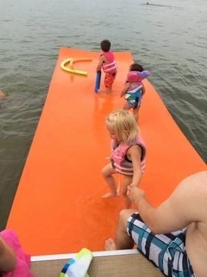 12′*6′/18′*6′/20′*6′ or Customized Made Bull Frog Water Floating Mat for Lakes
