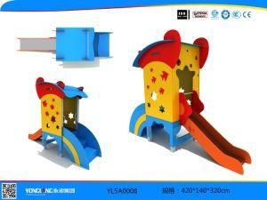 Children&prime;s Slide Rides in School Playgrounds (YL5A0008)