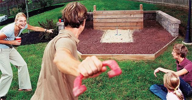 Traditional Backyard Outdoor Activity Horseshoes Game Set