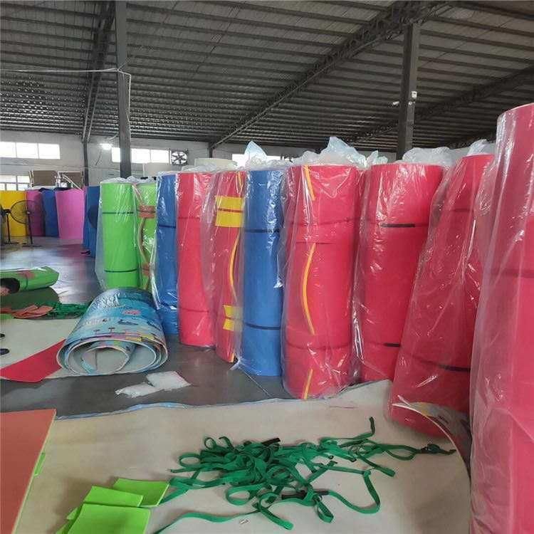 XPE Material Warm Water Mat Pool Floaty Floating Water Bed for Water Entertainment