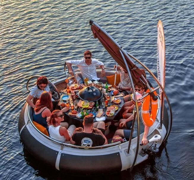 BBQ Leisure Boat 8 Person Round Barbecue Donut Boat Barbecue Dining Boat for Sale
