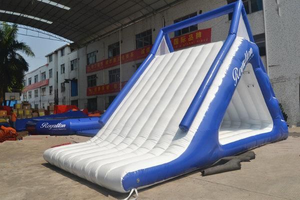 Colorful Inflatable Floating Water Slide with Climbing Wall (CHW453)