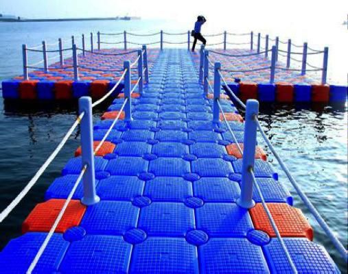 Water Entertainment Equipment Water Park Floating Pontoon Plastic Floating Bridge