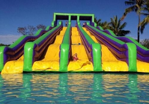 Ocean Theme Combinating the Inflatable Game with Water