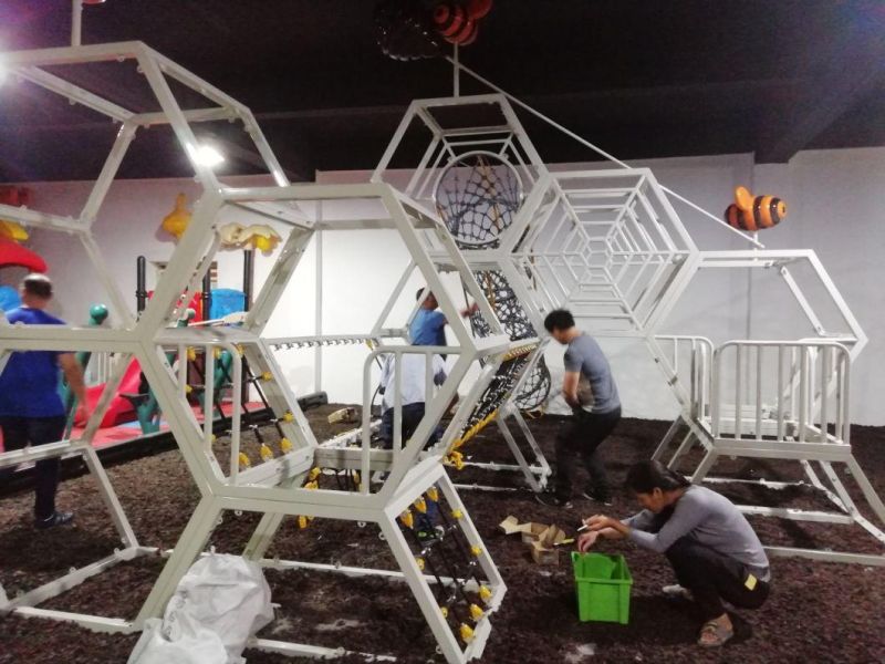 Honeycomb Style Outdoor Integrated Children′s Entertainment Slide